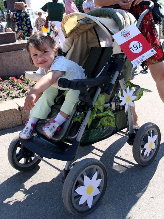 Custom Strollers Parade in Russia (55 pics)