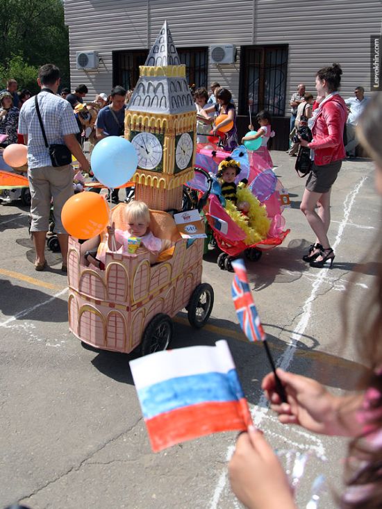 Custom Strollers Parade in Russia (55 pics)