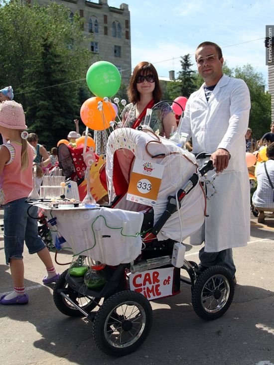 Custom Strollers Parade in Russia (55 pics)