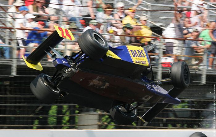 The Most Dramatic Moment of Indy 500 2010 (6 pics + video)