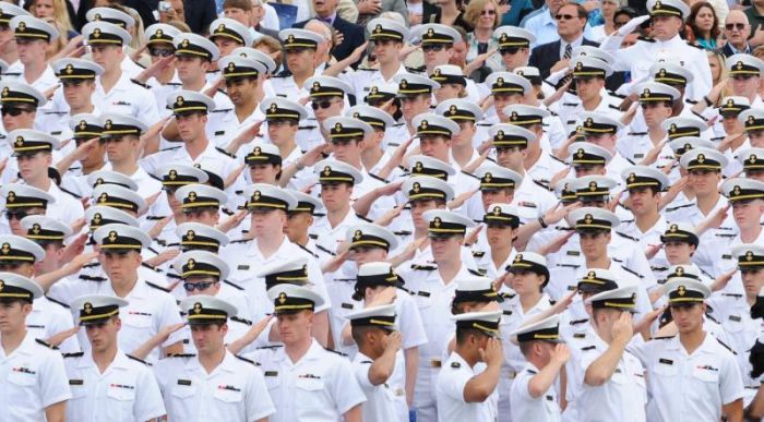 Graduation Ceremony at the United States Naval Academy (27 pics)
