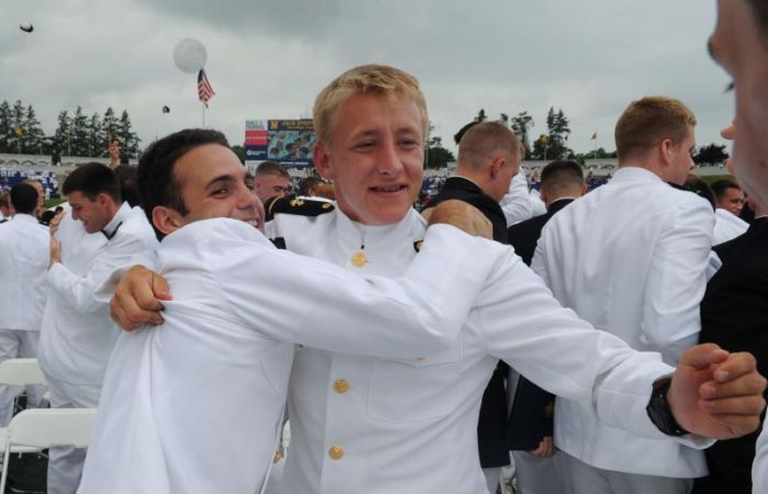 Graduation Ceremony at the United States Naval Academy (27 pics)