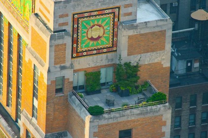Rooftops of Rich People (20 pics)