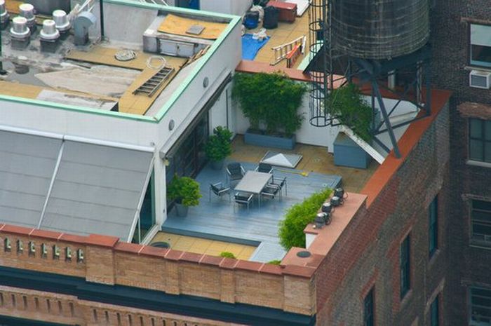 Rooftops of Rich People (20 pics)