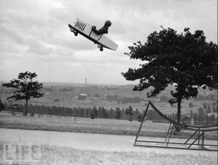 Amazing Stunts from the Past (26 pics)