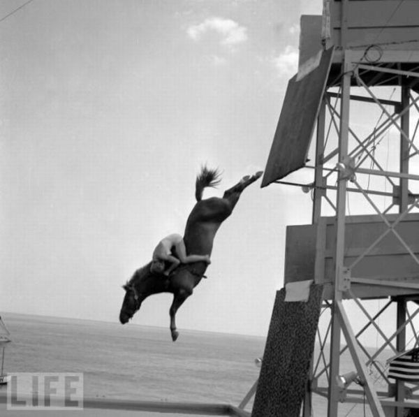 Amazing Stunts from the Past (26 pics)