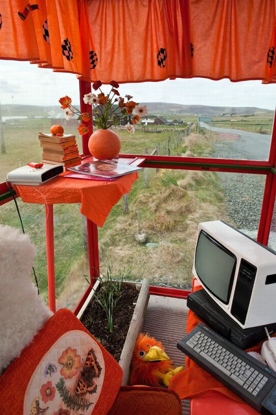 The Most Comfortable Bus Stop in the UK (7 pics)