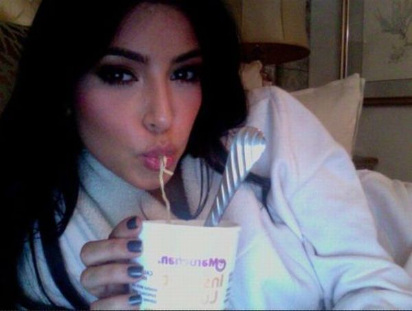Kim Kardashian's Twitter Photos (23 pics)