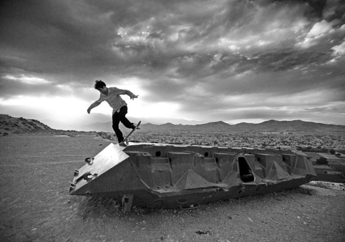 Skateboarding in Afghanistan (10 pics)