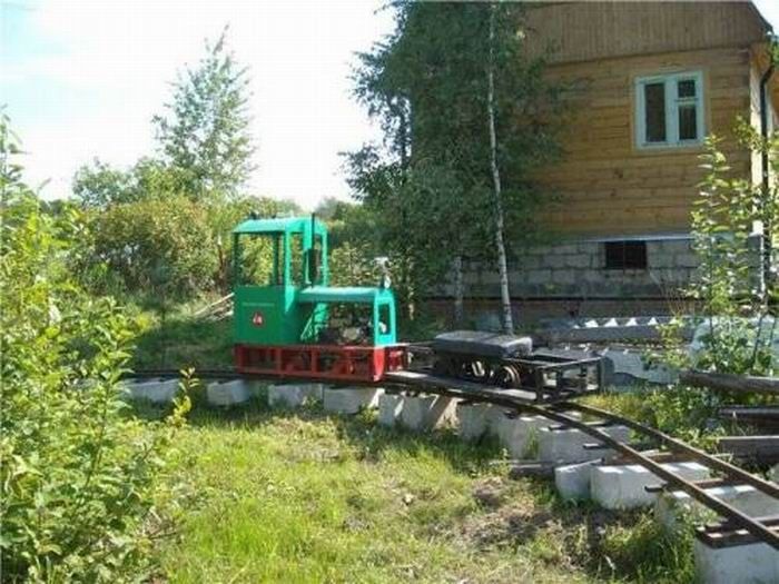 Self-Made Mini Railway (14 pics)