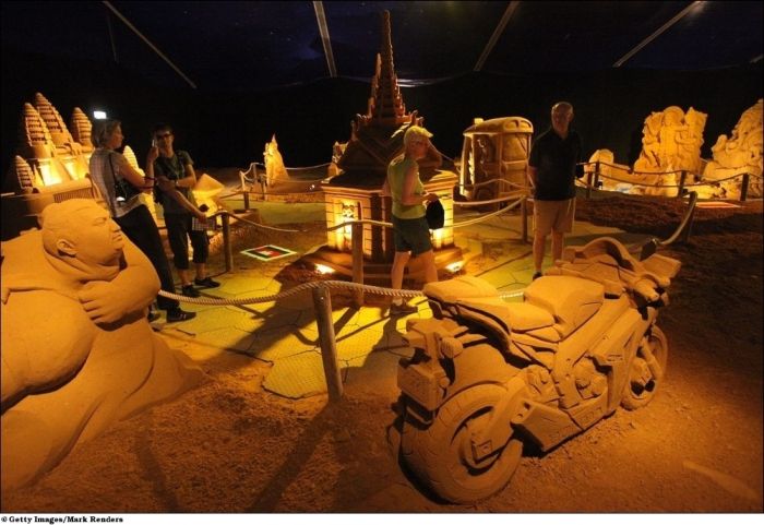 Annual Blankenberge Sand Sculpture Festival 2010 (24 pics)