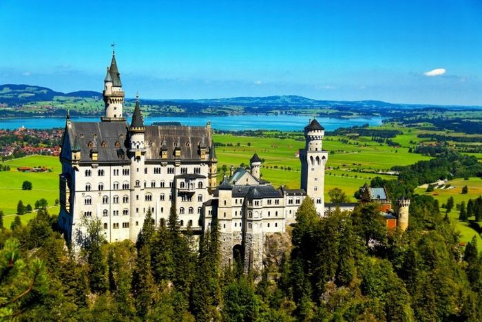 Neuschwanstein Castle. Germany (11 pics)