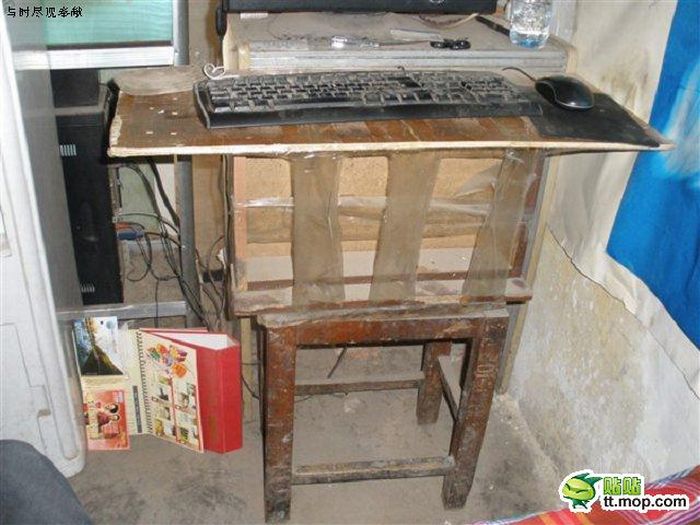 The Worst Internet Cafe in the World (6 pics)