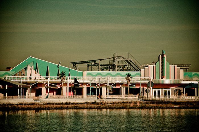 Abandoned Six Flags in New Orleans (54 pics)