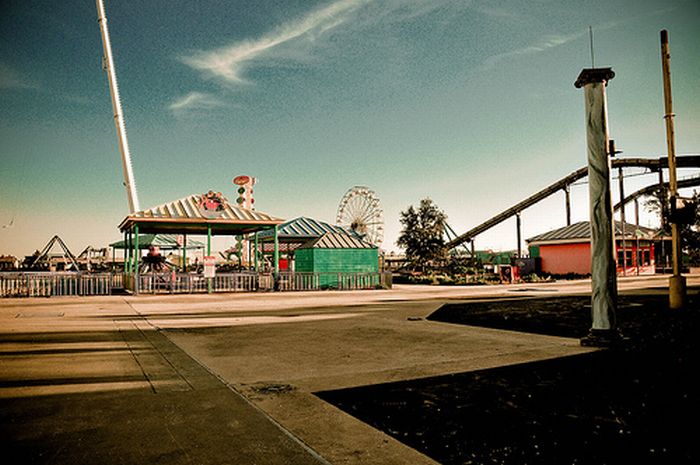 Abandoned Six Flags in New Orleans (54 pics)