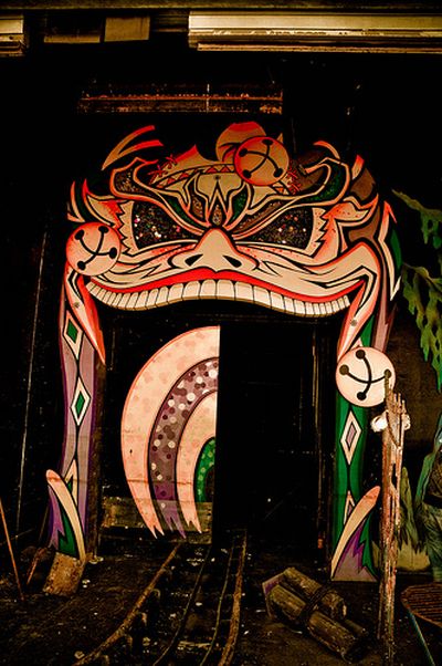 Abandoned Six Flags in New Orleans (54 pics)