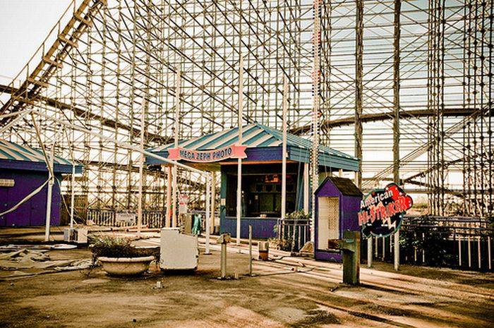 Abandoned Six Flags in New Orleans (54 pics)