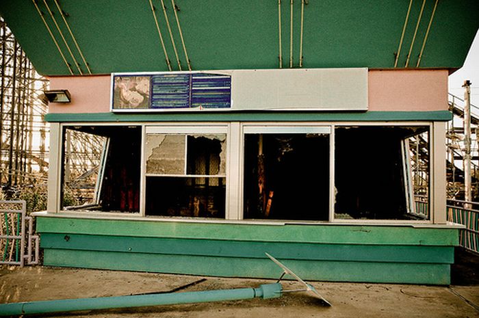 Abandoned Six Flags in New Orleans (54 pics)