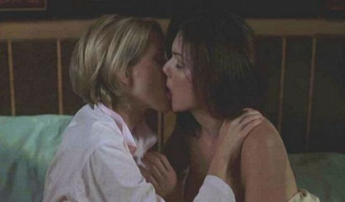 The Most Famous Lesbian Kisses (44 pics)