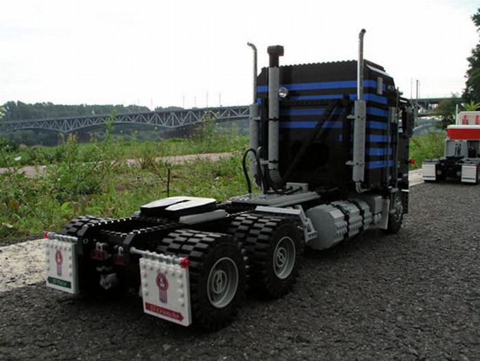 LEGO Trucks (15 pics)