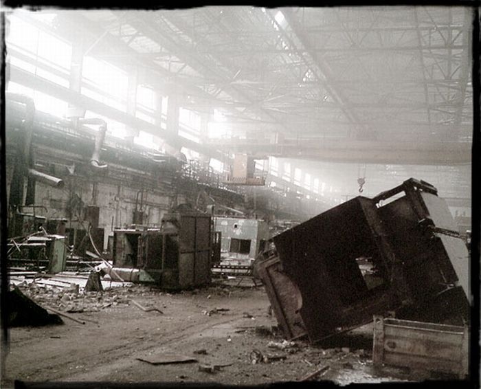 Abandoned Russian Car Factory (29 pics)