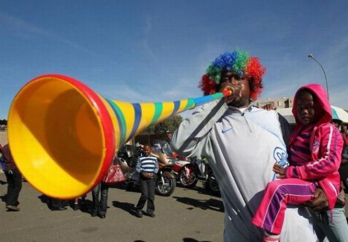 Funny Vuvuzela Pictures (41 pics + 2 gifs)