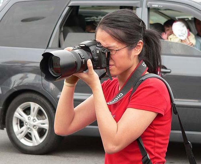 Girls with Cameras (34 pics)