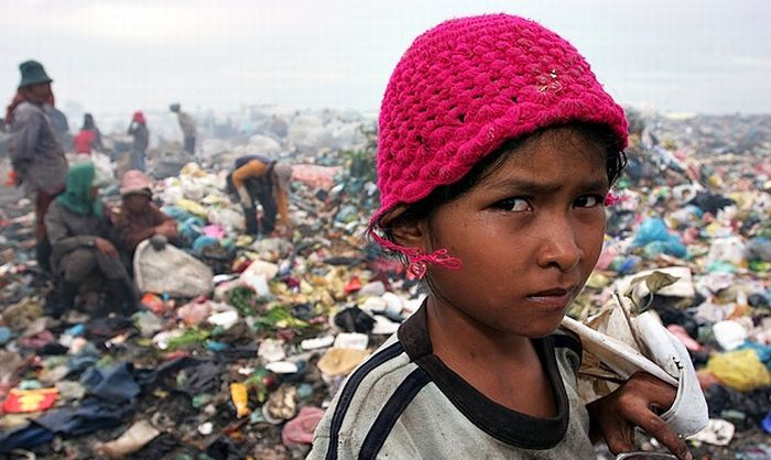Living at a Dump in Phnom Penh (96 pics)