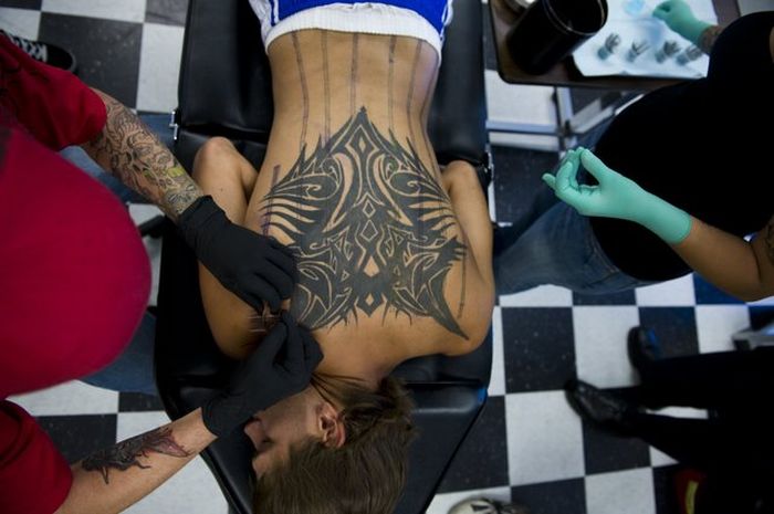 Man Gets Pierced 1,091 Times (17 pics)