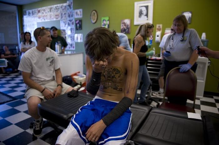 Man Gets Pierced 1,091 Times (17 pics)