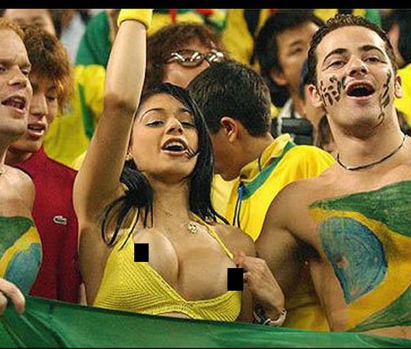 The Most Famous Brazilian Fan of 2002 (9 pics)