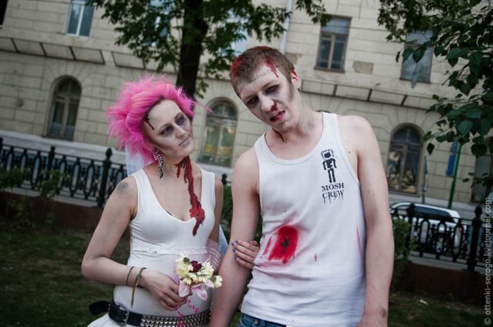 Zombie Wedding (44 pics)
