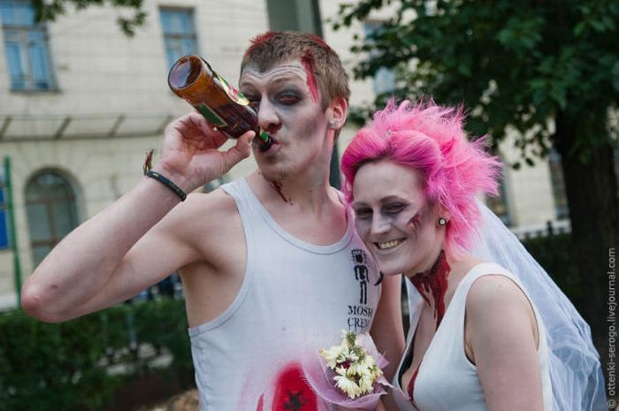 Zombie Wedding (44 pics)