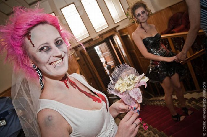 Zombie Wedding (44 pics)
