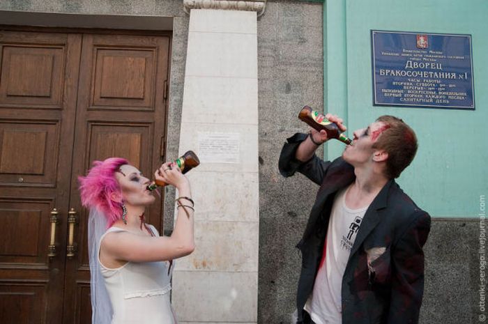 Zombie Wedding (44 pics)
