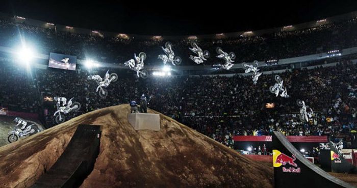 The Best Bike Stunts (30 pics)