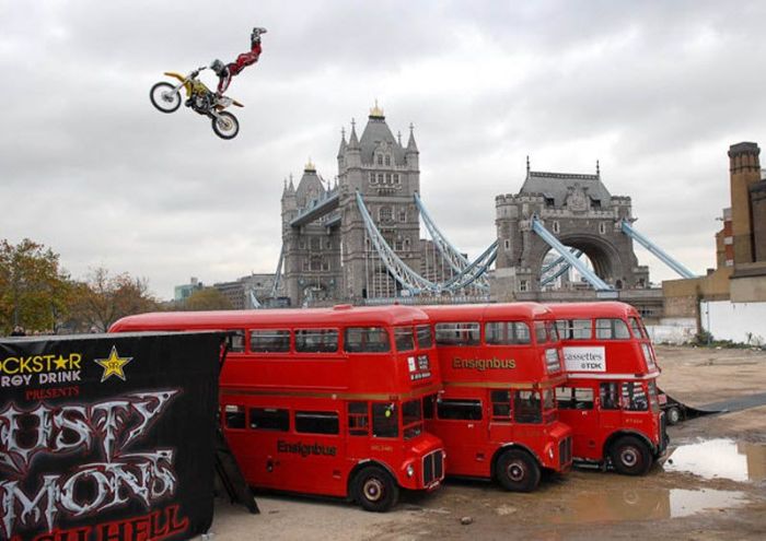 The Best Bike Stunts (30 pics)