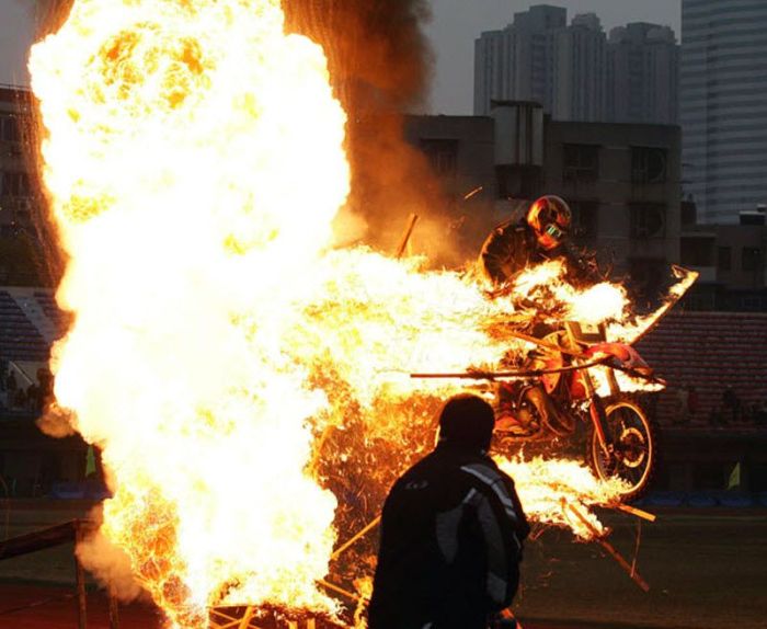 The Best Bike Stunts (30 pics)