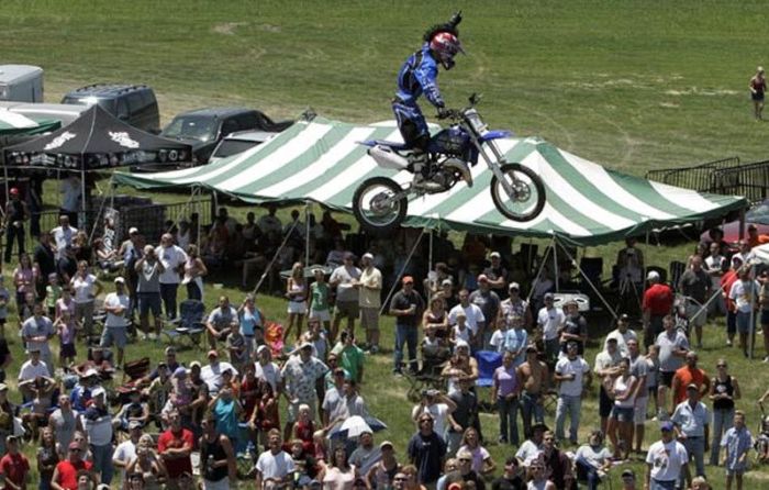 The Best Bike Stunts (30 pics)