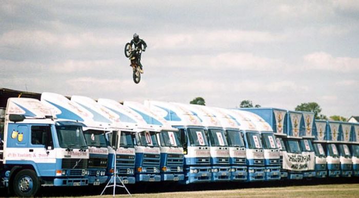 The Best Bike Stunts (30 pics)