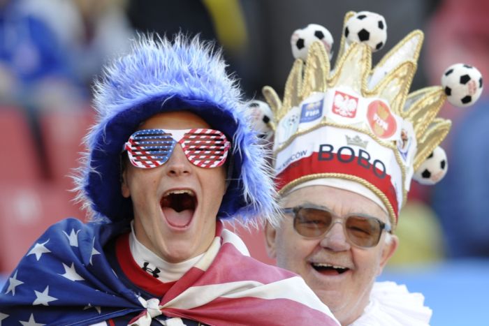 Fans Watching World Cup (28 pics)