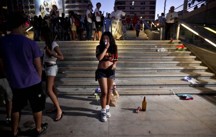 Fans Watching World Cup (28 pics)