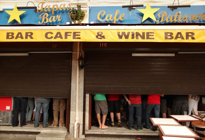 Fans Watching World Cup (28 pics)