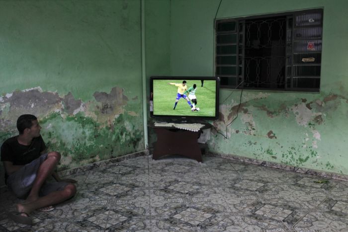 Fans Watching World Cup (28 pics)