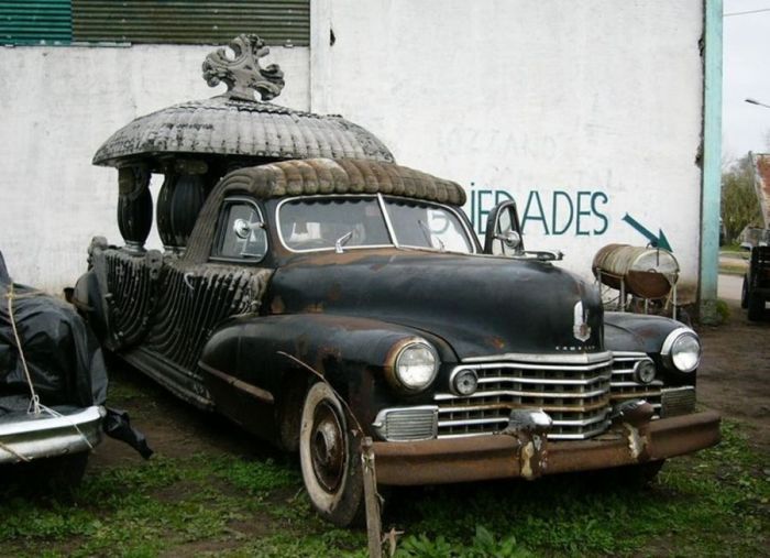 Strange Looking Hearse from Argentina (12 pics)
