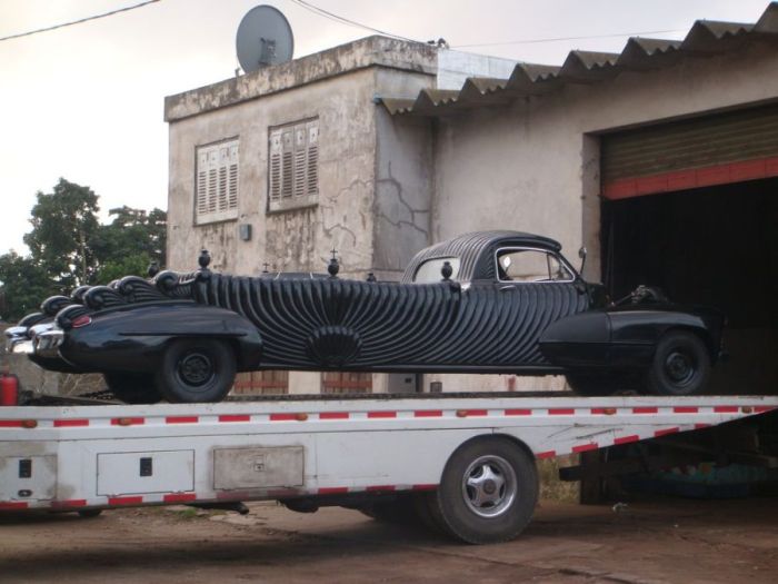 Strange Looking Hearse from Argentina (12 pics)