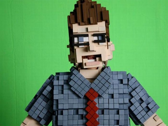 An 8-Bit Pixelated Costume (11 pics)