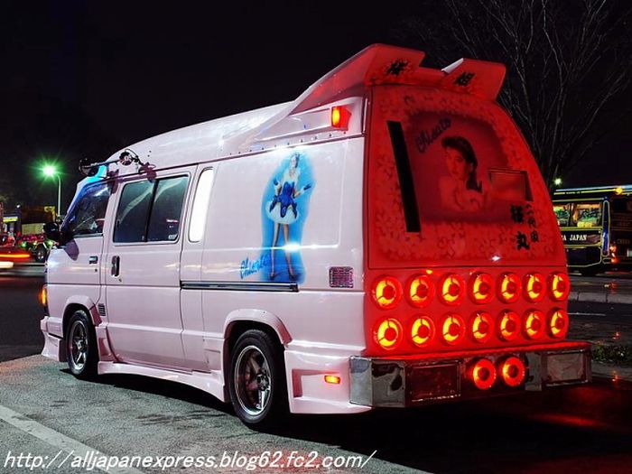 Bōsōzoku-Style Cars (49 pics)