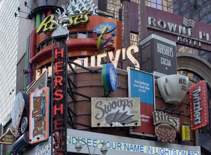 Times Square Ads (77 pics)