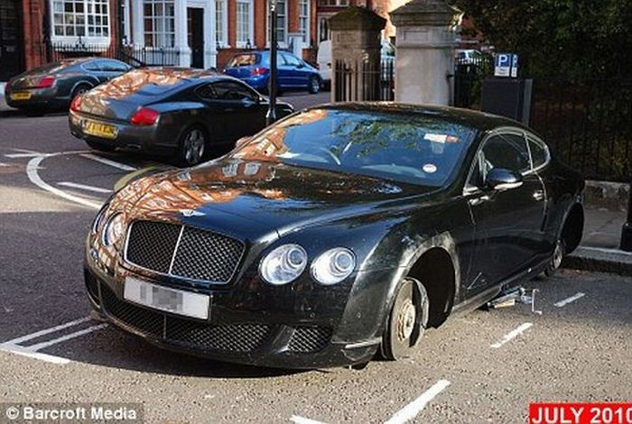 The Most Unlucky Bentley Car in the UK (3 pics)